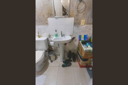 Casa à venda com 263m², 5 quartos e 6 vagasCasa 3 - banheiro 