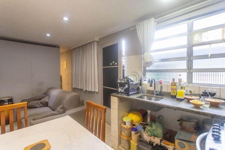 Casa à venda com 263m², 5 quartos e 6 vagasCasa 3 - cozinha 