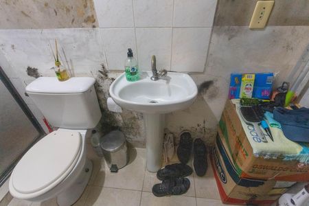 Casa à venda com 263m², 5 quartos e 6 vagasCasa 3 - banheiro 
