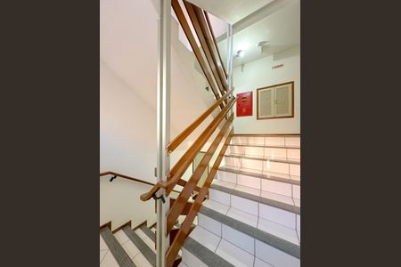 Apartamento para alugar com 52m², 2 quartos e 1 vagaEscada