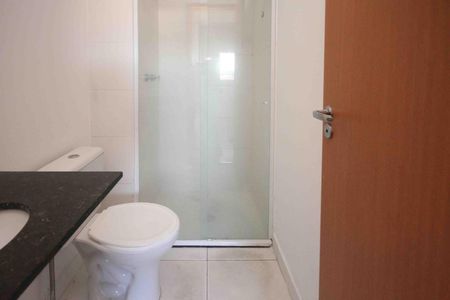 Casa para alugar com 56m², 2 quartos e 1 vaga Casa para alugar com 56m², 2 quartos e 1 vagaBanheiro da Suite