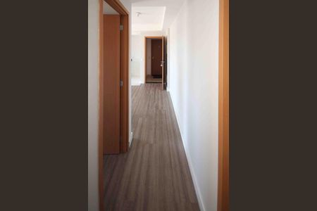 Casa para alugar com 56m², 2 quartos e 1 vaga Casa para alugar com 56m², 2 quartos e 1 vagaCorredor