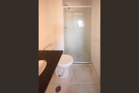 Casa para alugar com 56m², 2 quartos e 1 vaga Casa para alugar com 56m², 2 quartos e 1 vagaBanheiro da Suite
