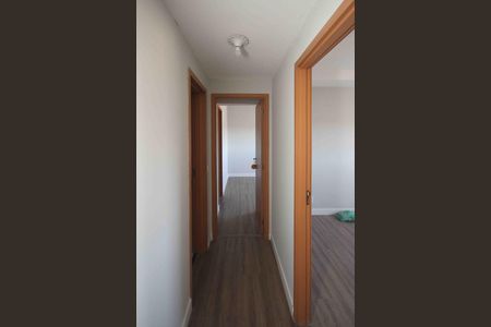 Casa para alugar com 56m², 2 quartos e 1 vaga Casa para alugar com 56m², 2 quartos e 1 vagaCorredor