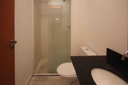 Casa para alugar com 56m², 2 quartos e 1 vaga Casa para alugar com 56m², 2 quartos e 1 vagaBanheiro Social
