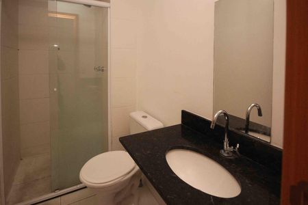 Casa para alugar com 56m², 2 quartos e 1 vaga Casa para alugar com 56m², 2 quartos e 1 vagaBanheiro Social