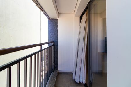 Varanda de kitnet/studio para alugar com 1 quarto, 27m² em Vila Anglo Brasileira, São Paulo