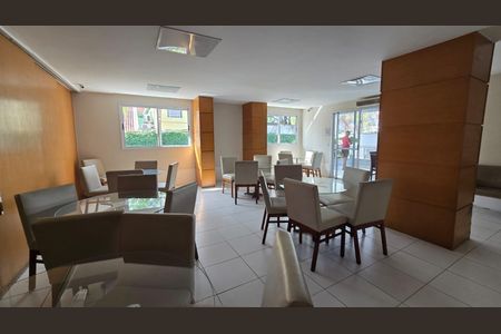 Apartamento à venda com 76m², 2 quartos e 1 vagaÁrea externa
