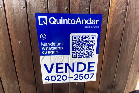 Casa à venda com 480m², 5 quartos e 4 vagas Casa à venda com 480m², 5 quartos e 4 vagasplaquinha