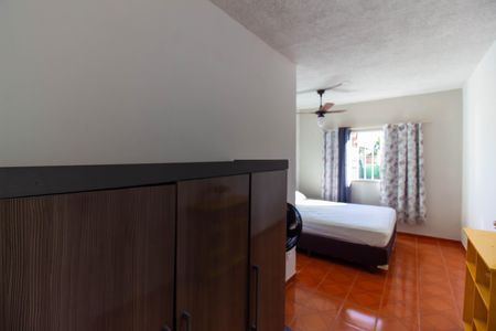 Casa à venda com 480m², 5 quartos e 4 vagas Casa à venda com 480m², 5 quartos e 4 vagasQuarto 1