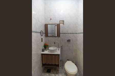 Casa à venda com 480m², 5 quartos e 4 vagas Casa à venda com 480m², 5 quartos e 4 vagasLavabo