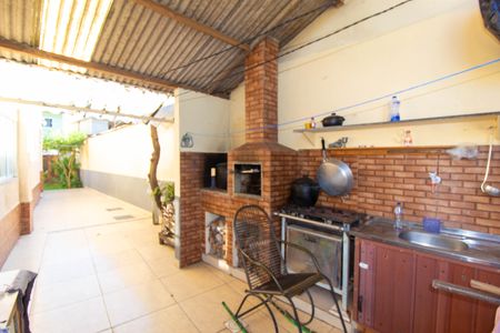 Área externa de casa à venda com 5 quartos, 480m² em Serra Grande, Niterói