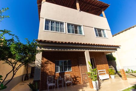 Casa à venda com 480m², 5 quartos e 4 vagas Casa à venda com 480m², 5 quartos e 4 vagasÁrea externa