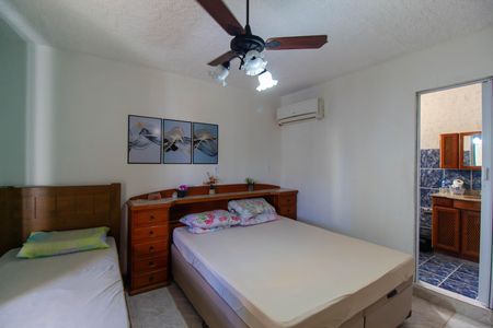 Casa à venda com 480m², 5 quartos e 4 vagas Casa à venda com 480m², 5 quartos e 4 vagas Suíte 4