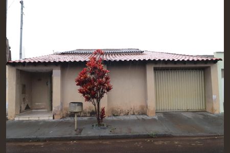 Casa para alugar com 140m², 3 quartos e 3 vagasFachada