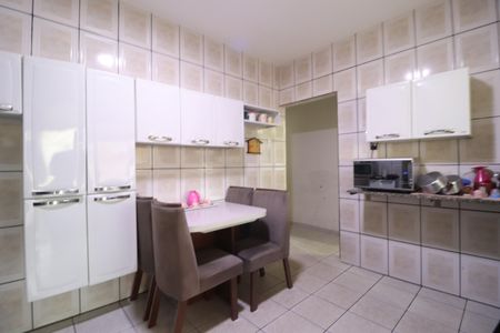 Casa para alugar com 140m², 3 quartos e 3 vagasCozinha