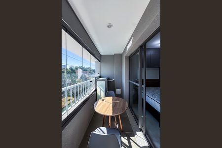 Studio para alugar com 26m², 1 quarto e sem vaga Studio para alugar com 26m², 1 quarto e sem vagaVaranda