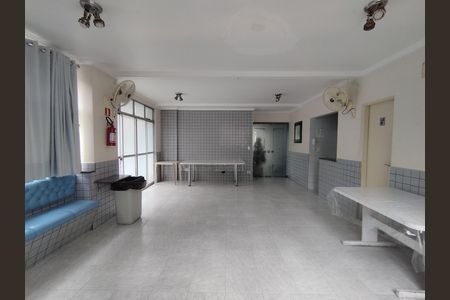 Apartamento para alugar com 74m², 2 quartos e 1 vaga Apartamento para alugar com 74m², 2 quartos e 1 vagaÁrea comum - Salão de festas