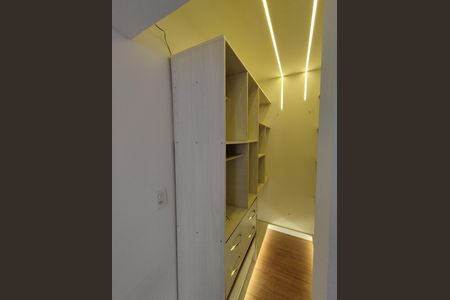 Apartamento para alugar com 74m², 2 quartos e 1 vaga Apartamento para alugar com 74m², 2 quartos e 1 vagaCloset