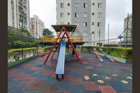 Apartamento para alugar com 74m², 2 quartos e 1 vaga Apartamento para alugar com 74m², 2 quartos e 1 vagaÁrea comum - Playground