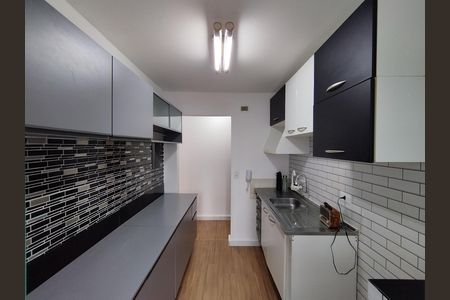 Apartamento para alugar com 74m², 2 quartos e 1 vaga Apartamento para alugar com 74m², 2 quartos e 1 vagaCozinha - Armários