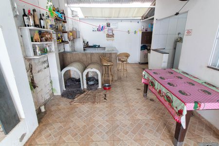 Casa à venda com 84m², 2 quartos e 3 vagas Casa à venda com 84m², 2 quartos e 3 vagasCHURRASQUEIRA