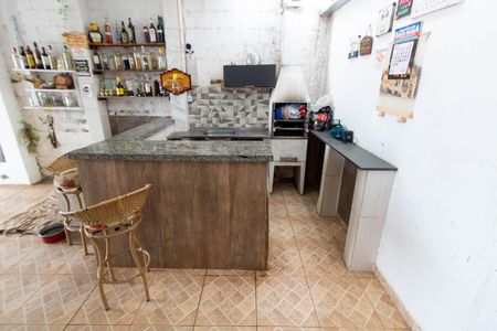 Casa à venda com 84m², 2 quartos e 3 vagas Casa à venda com 84m², 2 quartos e 3 vagasCHURRASQUEIRA