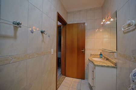 Casa à venda com 125m², 3 quartos e 2 vagasBanheiro do Quarto 1