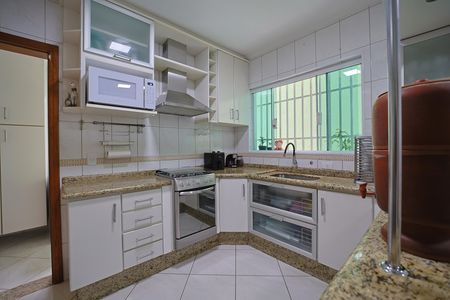 Casa à venda com 125m², 3 quartos e 2 vagasCozinha