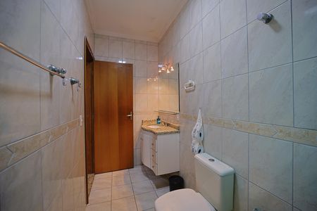 Casa à venda com 125m², 3 quartos e 2 vagasBanheiro do Quarto 1