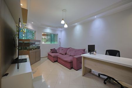 Casa à venda com 125m², 3 quartos e 2 vagasSala