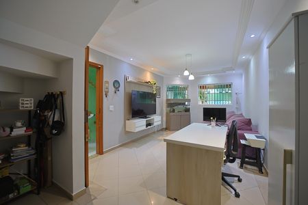 Casa à venda com 125m², 3 quartos e 2 vagasSala