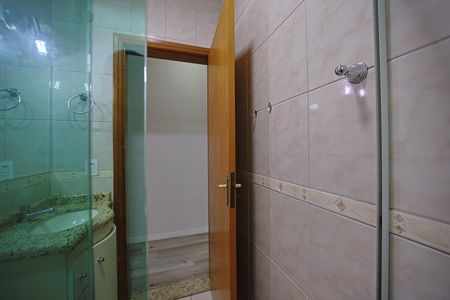 Casa à venda com 125m², 3 quartos e 2 vagasBanheiro