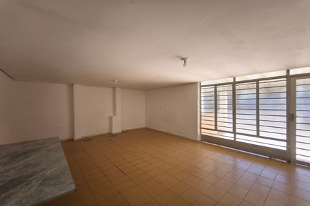 Casa à venda com 1200m², 3 quartos e 4 vagas Casa à venda com 1200m², 3 quartos e 4 vagasSala