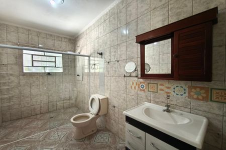 Casa à venda com 1200m², 3 quartos e 4 vagas Casa à venda com 1200m², 3 quartos e 4 vagasBanheiro