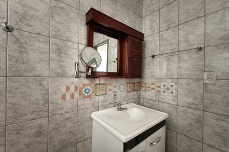 Casa à venda com 1200m², 3 quartos e 4 vagas Casa à venda com 1200m², 3 quartos e 4 vagasBanheiro