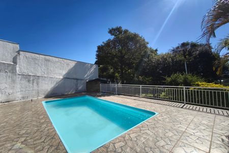 Casa à venda com 1200m², 3 quartos e 4 vagas Casa à venda com 1200m², 3 quartos e 4 vagasQuintal - Piscina
