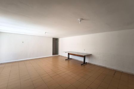 Casa à venda com 1200m², 3 quartos e 4 vagas Casa à venda com 1200m², 3 quartos e 4 vagasSala