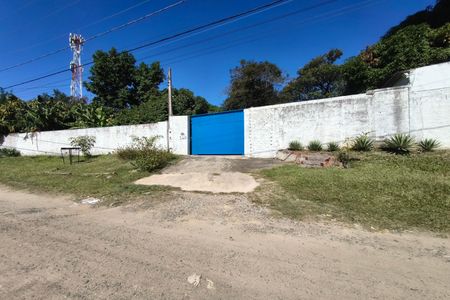 Casa à venda com 1200m², 3 quartos e 4 vagas Casa à venda com 1200m², 3 quartos e 4 vagasFachada
