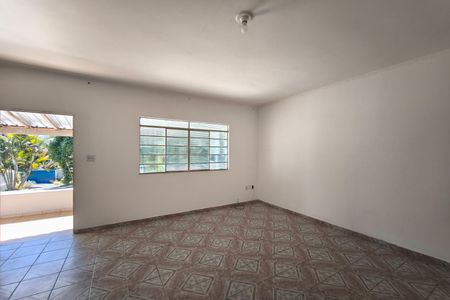 Casa à venda com 1200m², 3 quartos e 4 vagas Casa à venda com 1200m², 3 quartos e 4 vagasSala