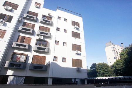 Quarto 1 Vista de apartamento para alugar com 2 quartos, 70m² em Higienópolis, Porto Alegre