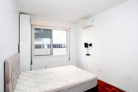 Quarto 1 de apartamento para alugar com 2 quartos, 70m² em Higienópolis, Porto Alegre