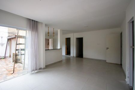 Casa para alugar com 90m², 2 quartos e 3 vagasSala