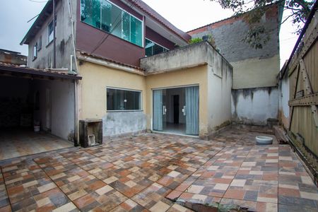 Casa para alugar com 90m², 2 quartos e 3 vagasQuintal