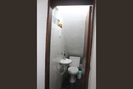 Casa à venda com 185m², 3 quartos e 2 vagasBanheiro da suíte 2
