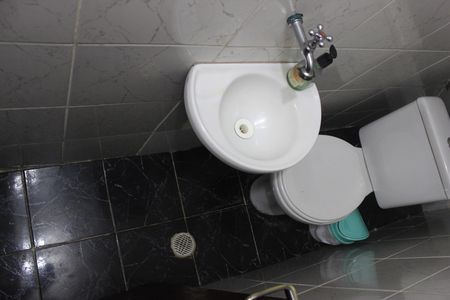 Casa à venda com 185m², 3 quartos e 2 vagasBanheiro da suíte 2