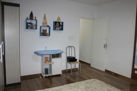 Casa à venda com 185m², 3 quartos e 2 vagasSuíte 1