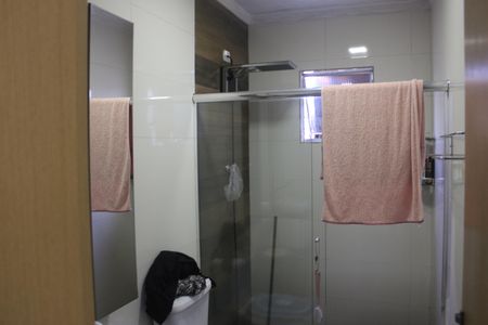 Casa à venda com 185m², 3 quartos e 2 vagasBanheiro da suíte 1