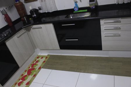 Casa à venda com 185m², 3 quartos e 2 vagasCozinha 1