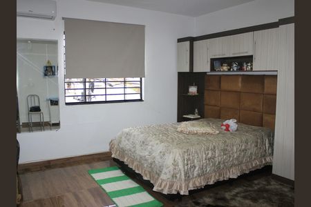 Casa à venda com 185m², 3 quartos e 2 vagasSuíte 1
